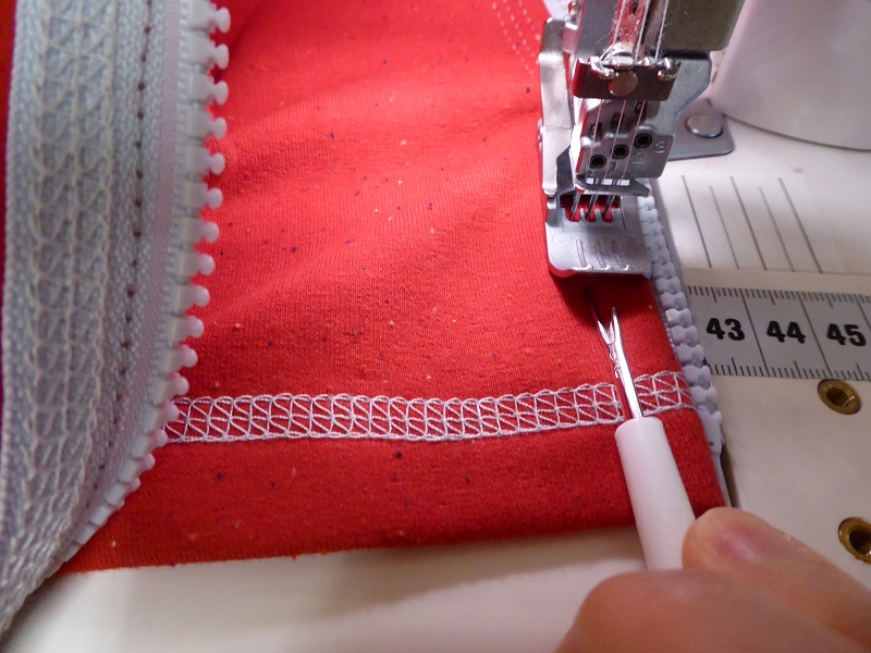 projects:gently_keep_layers_together_while_top_stitching_to_avoid_shifting.jpg